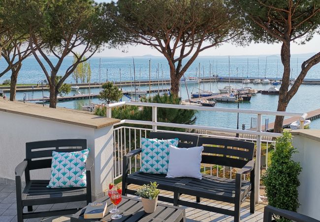 Villa a Bolsena - Villa direttamente sul lago -Villa Clara per 12 persone  Villa a Bolsena - Villa direttamente sul lago -Villa Clara per 12 persone