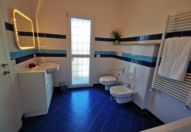 Villa a Bolsena - Villa direttamente sul lago -Villa Clara per 12 persone  Villa a Bolsena - Villa direttamente sul lago -Villa Clara per 12 persone