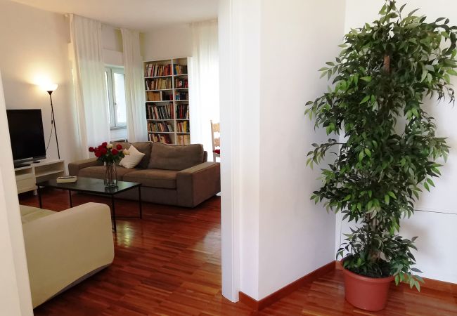 Villa a Bolsena - Villa direttamente sul lago -Villa Clara per 12 persone  Villa a Bolsena - Villa direttamente sul lago -Villa Clara per 12 persone