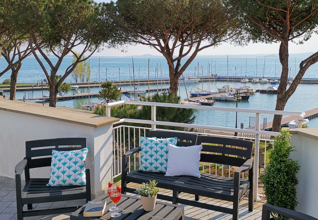 Villa a Bolsena - Villa direttamente sul lago -Villa Clara per 12 persone 