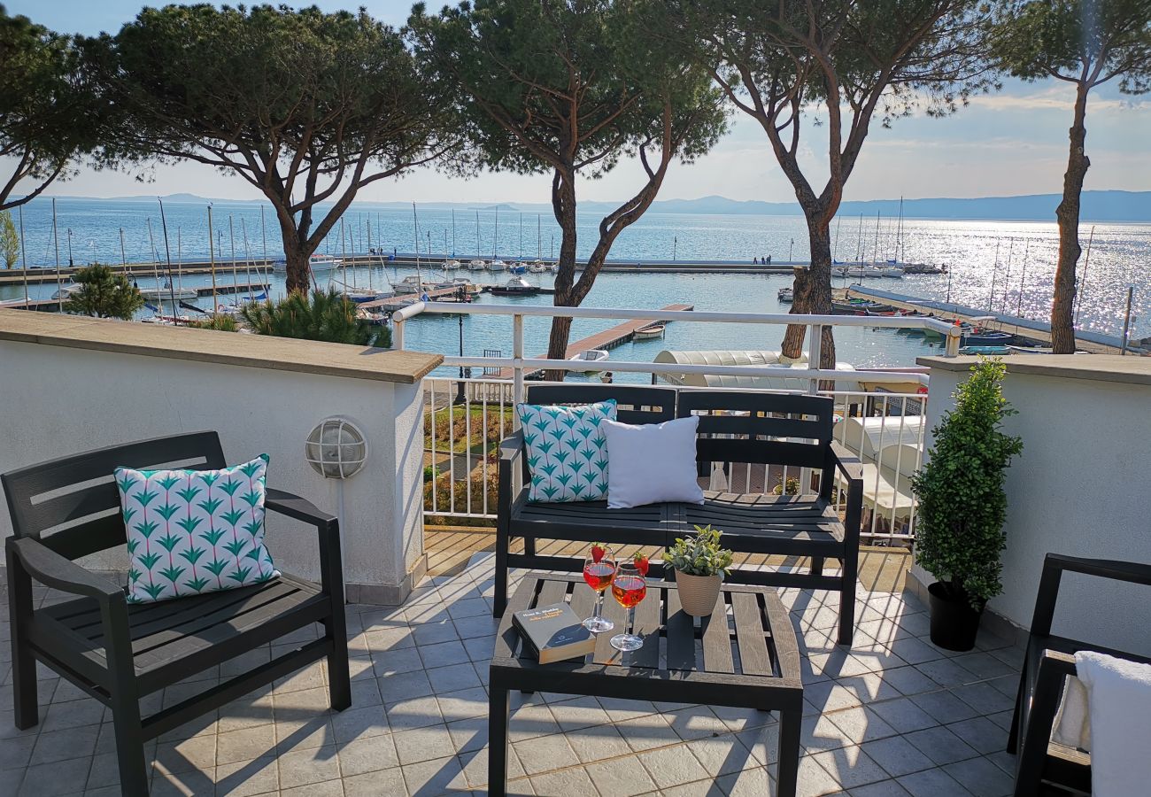 Villa a Bolsena - Villa direttamente sul lago -Villa Clara per 12 persone 