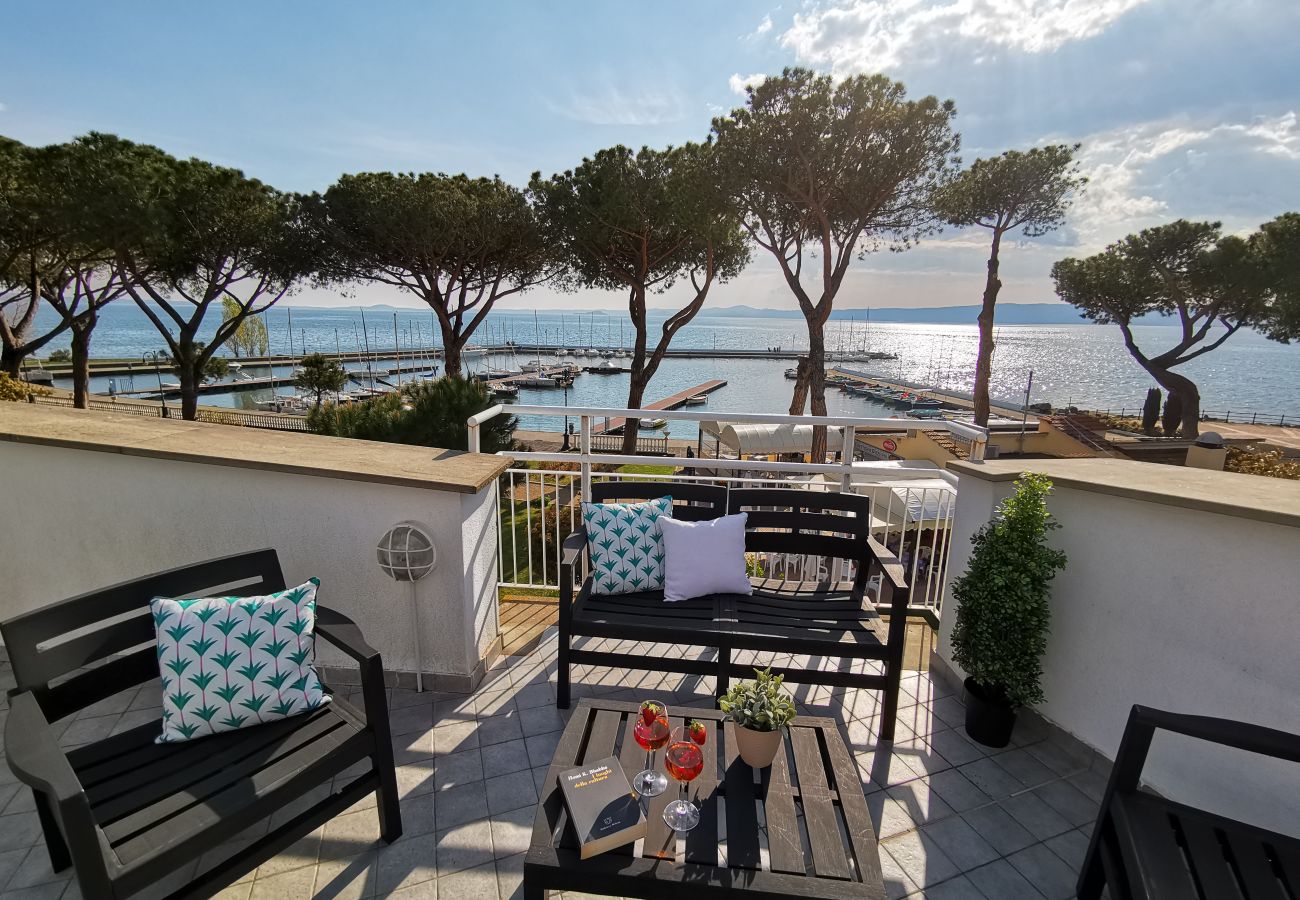 Villa a Bolsena - Villa direttamente sul lago -Villa Clara per 12 persone 
