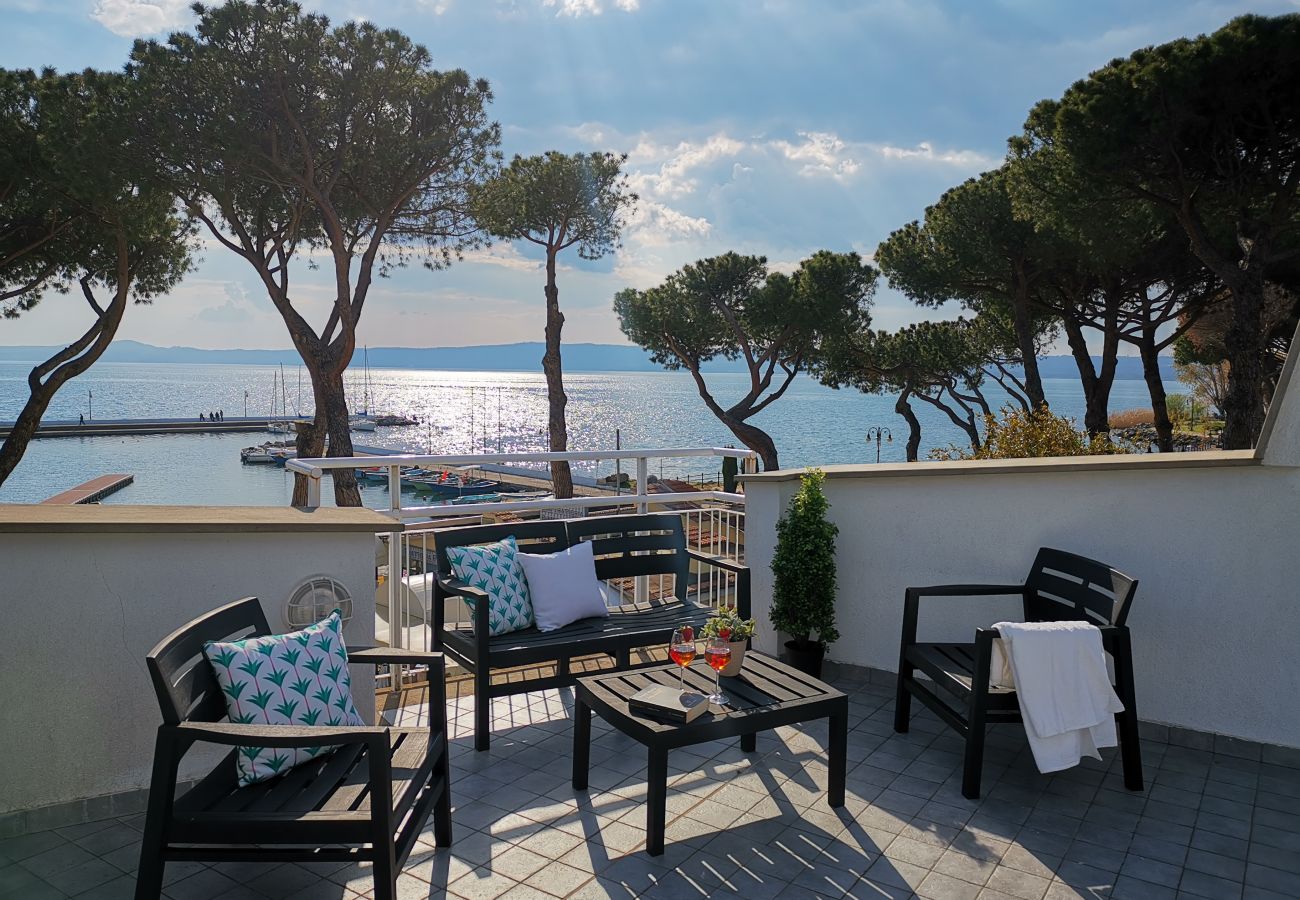 Villa a Bolsena - Villa direttamente sul lago -Villa Clara per 12 persone 