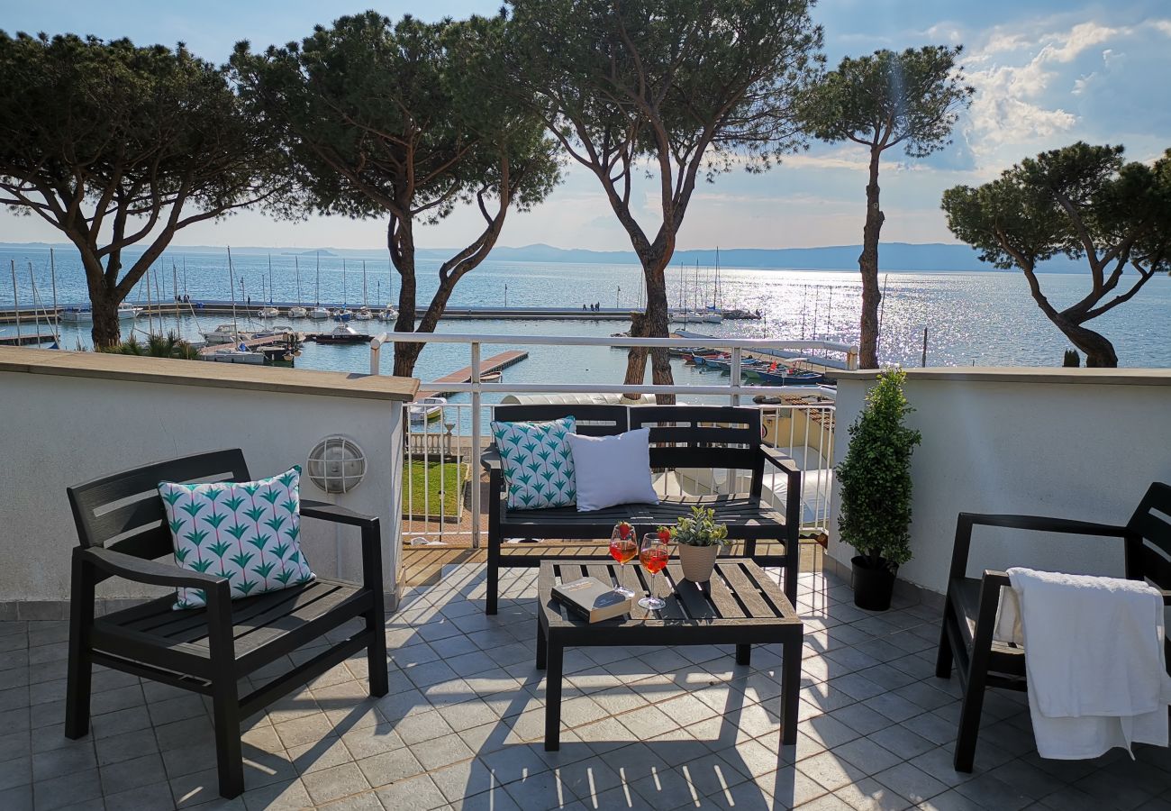Villa a Bolsena - Villa direttamente sul lago -Villa Clara per 12 persone 