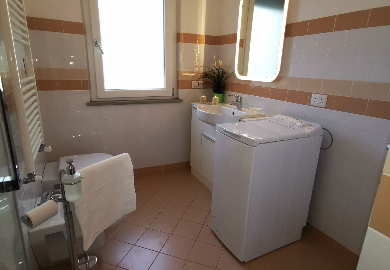 Villa a Bolsena - Villa direttamente sul lago -Villa Clara per 12 persone 