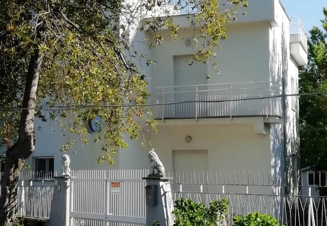 Villa a Bolsena - Villa direttamente sul lago -Villa Clara per 12 persone 