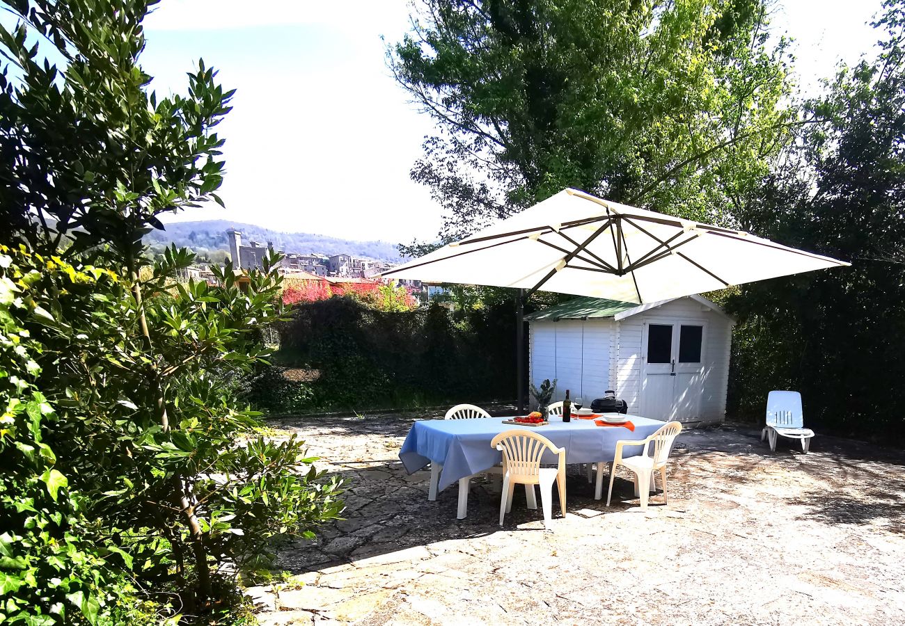 Villa a Bolsena - Villa direttamente sul lago -Villa Clara per 12 persone 