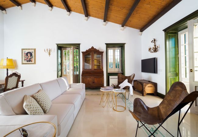 Villa a Fontane Bianche - Villa con piscina, 300 metri dal mare di Fontane Bianche Villa a Fontane Bianche - Villa con piscina, 300 metri dal mare di Fontane Bianche