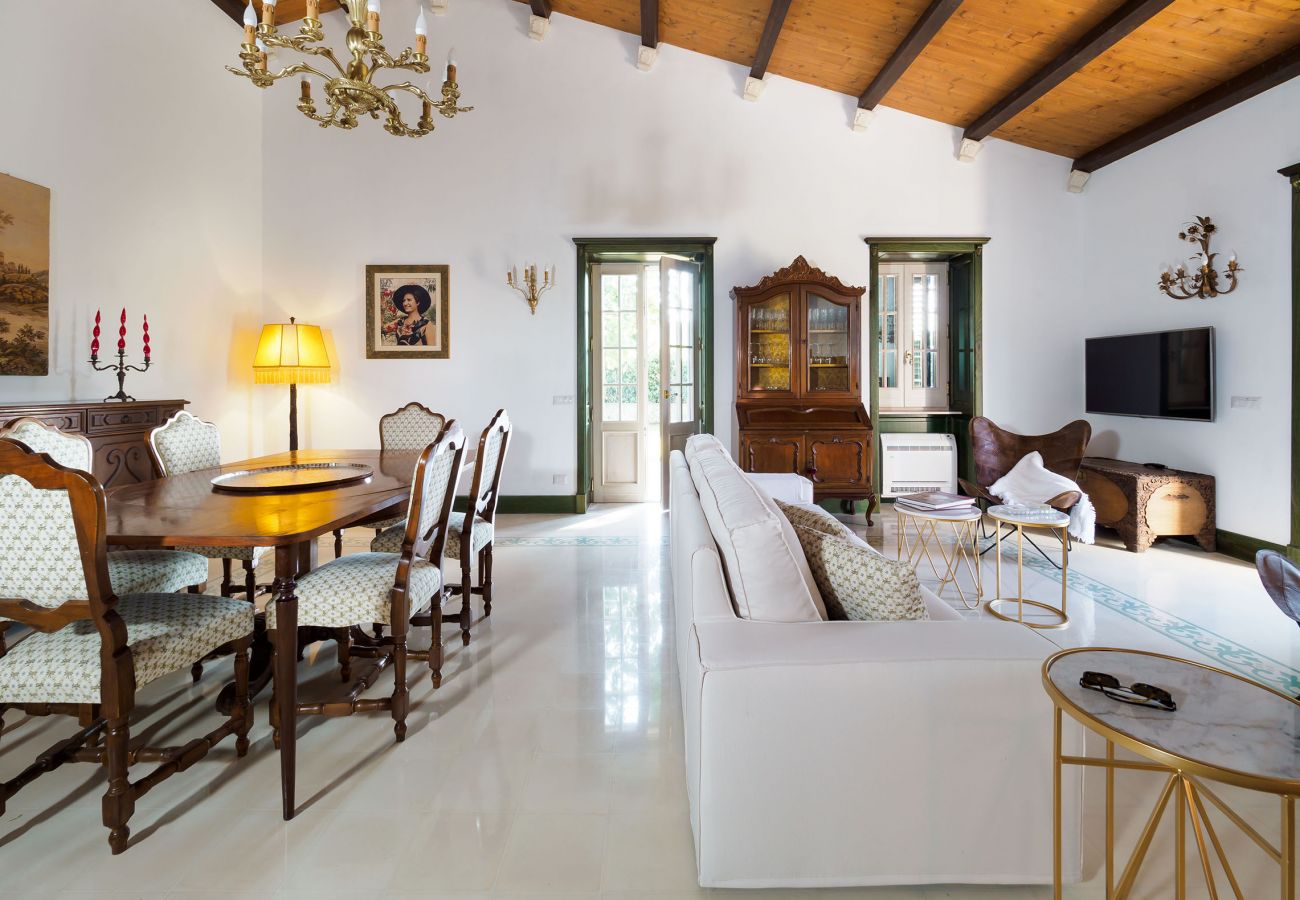 Villa a Fontane Bianche - Villa con piscina, 300 metri dal mare di Fontane Bianche Villa a Fontane Bianche - Villa con piscina, 300 metri dal mare di Fontane Bianche