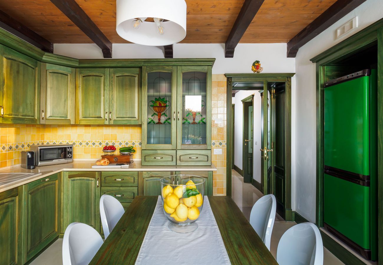 Villa a Fontane Bianche - Villa con piscina, 300 metri dal mare di Fontane Bianche Villa a Fontane Bianche - Villa con piscina, 300 metri dal mare di Fontane Bianche