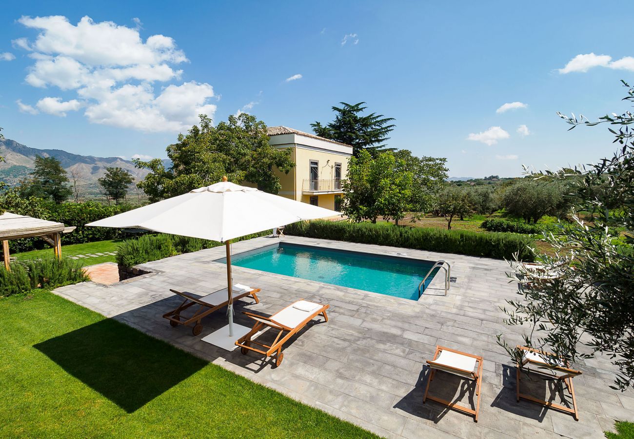 Villa a Randazzo - Villa di charme con piscina a Randazzo, Sicilia - 10 pax
