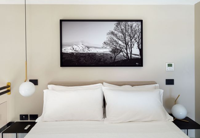 Appartamento a Taormina - Appartamento con terrazza e Jacuzzi fronte mare, Taormina, Sicilia Appartamento a Taormina - Appartamento con terrazza e Jacuzzi fronte mare, Taormina, Sicilia