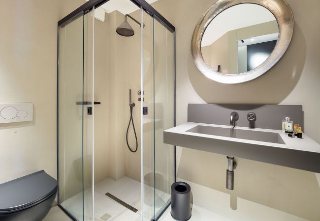 Appartamento a Taormina - Appartamento con terrazza e Jacuzzi fronte mare, Taormina, Sicilia Appartamento a Taormina - Appartamento con terrazza e Jacuzzi fronte mare, Taormina, Sicilia