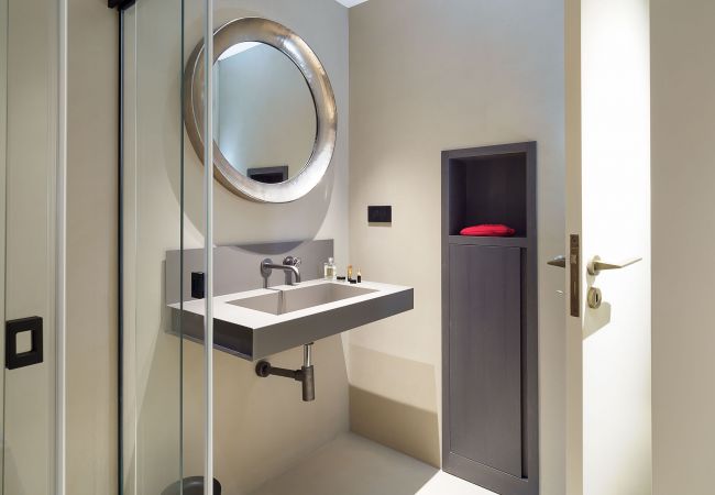 Appartamento a Taormina - Appartamento con terrazza e Jacuzzi fronte mare, Taormina, Sicilia Appartamento a Taormina - Appartamento con terrazza e Jacuzzi fronte mare, Taormina, Sicilia