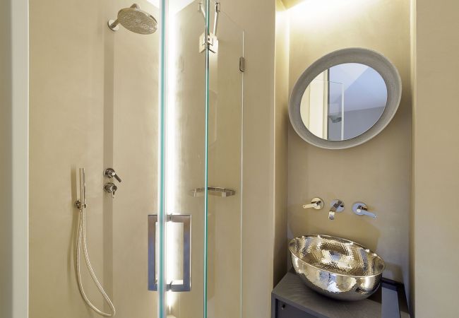 Appartamento a Taormina - Appartamento con terrazza e Jacuzzi fronte mare, Taormina, Sicilia Appartamento a Taormina - Appartamento con terrazza e Jacuzzi fronte mare, Taormina, Sicilia