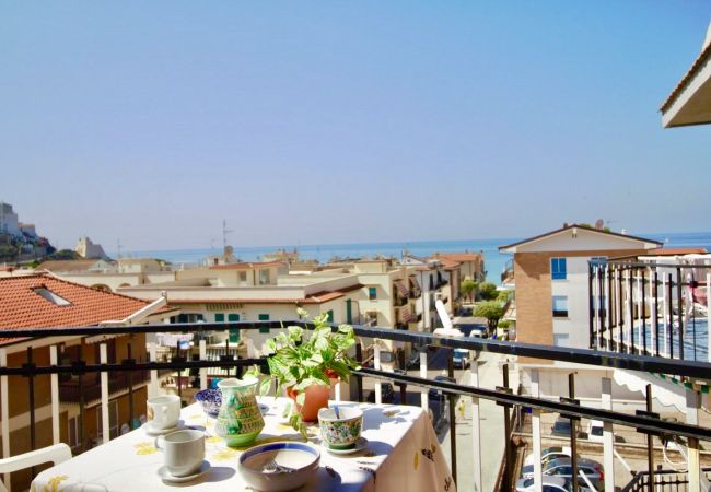  a Sperlonga - Appartamento con terrazzo vista mare