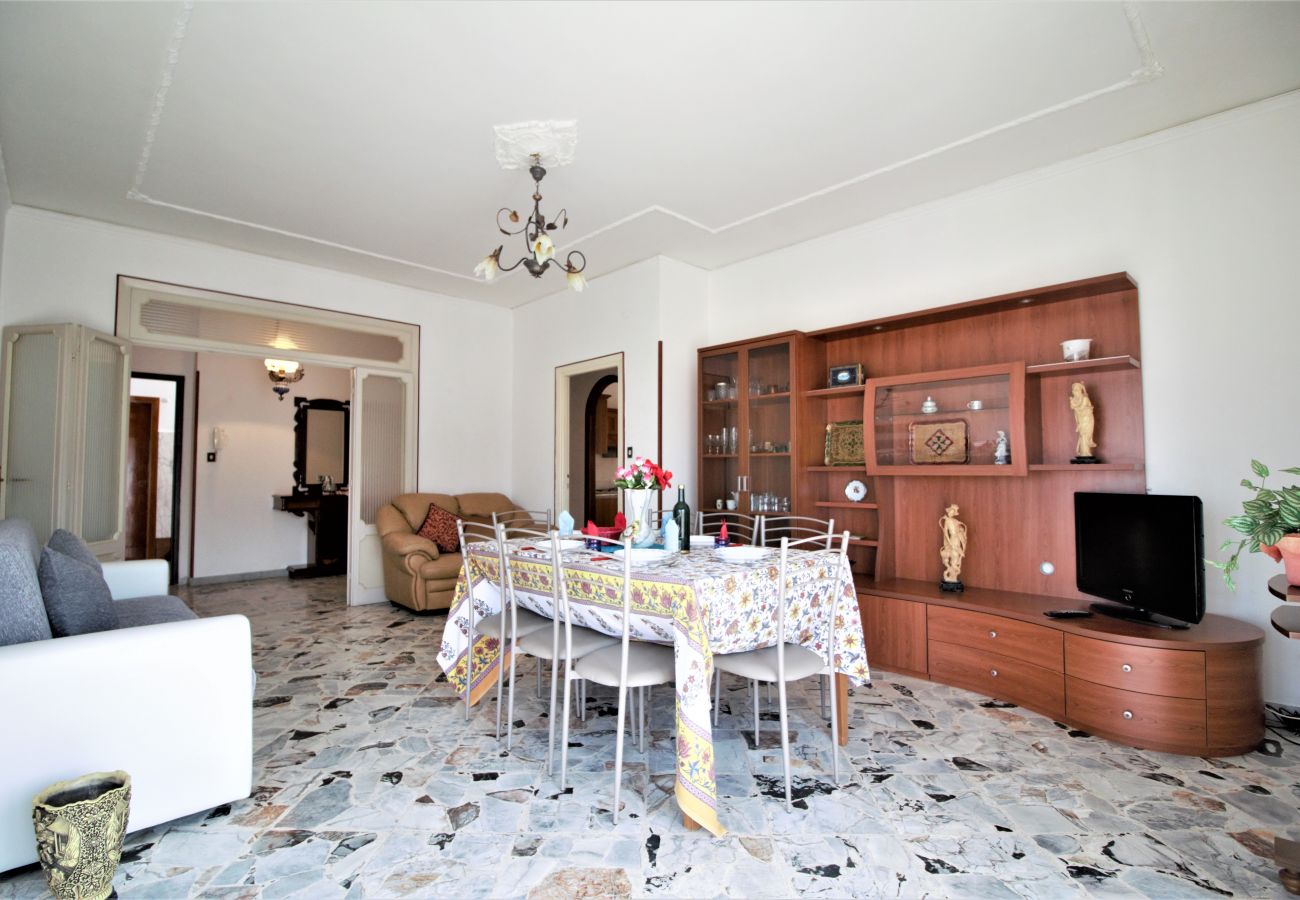 Appartamento a Sperlonga - Appartamento con terrazzo vista mare