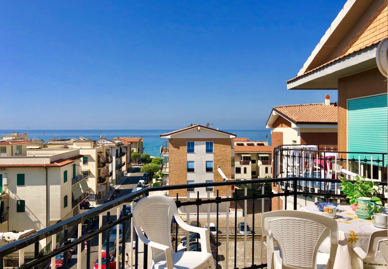 Appartamento a Sperlonga - Appartamento con terrazzo vista mare