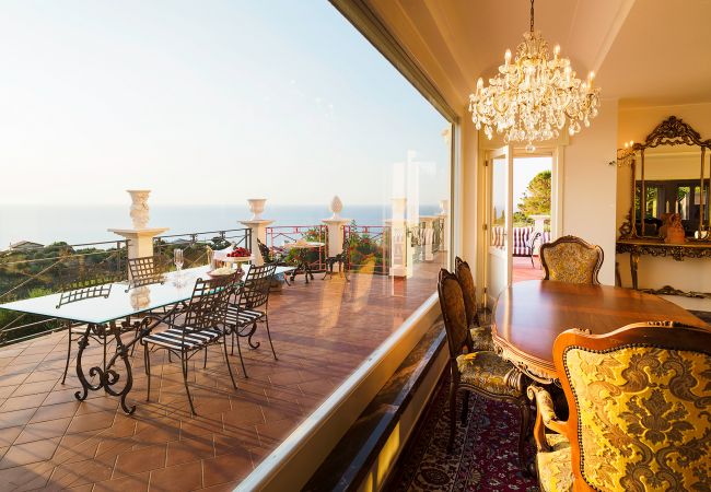 Villa a Capo d´Orlando - Lussuosa villa con piscina a Capo D'Orlando Villa a Capo d´Orlando - Lussuosa villa con piscina a Capo D'Orlando