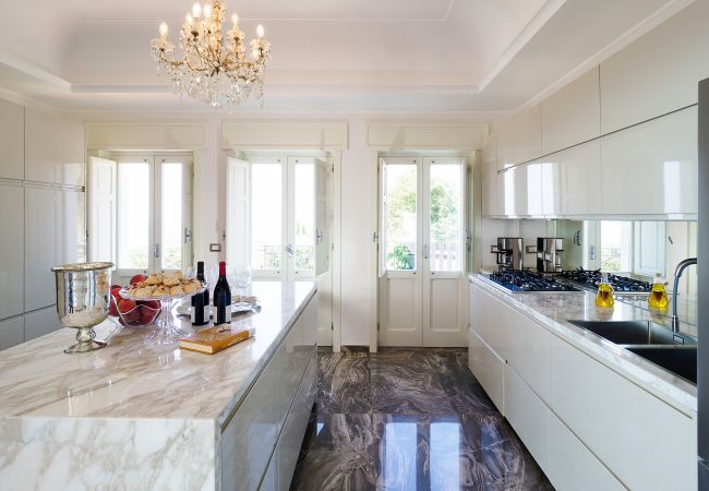 Villa a Capo d´Orlando - Lussuosa villa con piscina a Capo D'Orlando Villa a Capo d´Orlando - Lussuosa villa con piscina a Capo D'Orlando