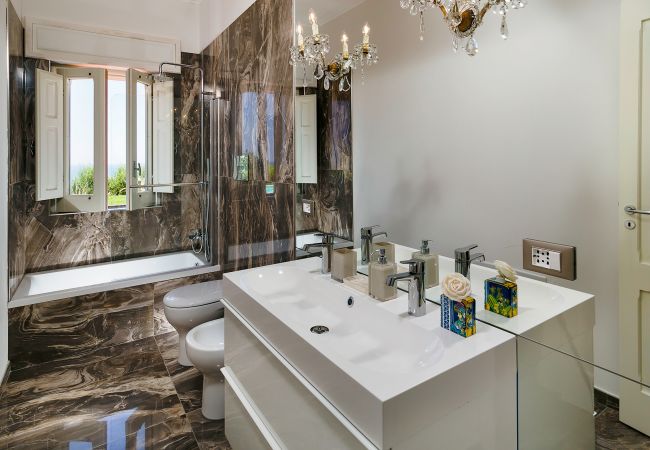 Villa a Capo d´Orlando - Lussuosa villa con piscina a Capo D'Orlando Villa a Capo d´Orlando - Lussuosa villa con piscina a Capo D'Orlando