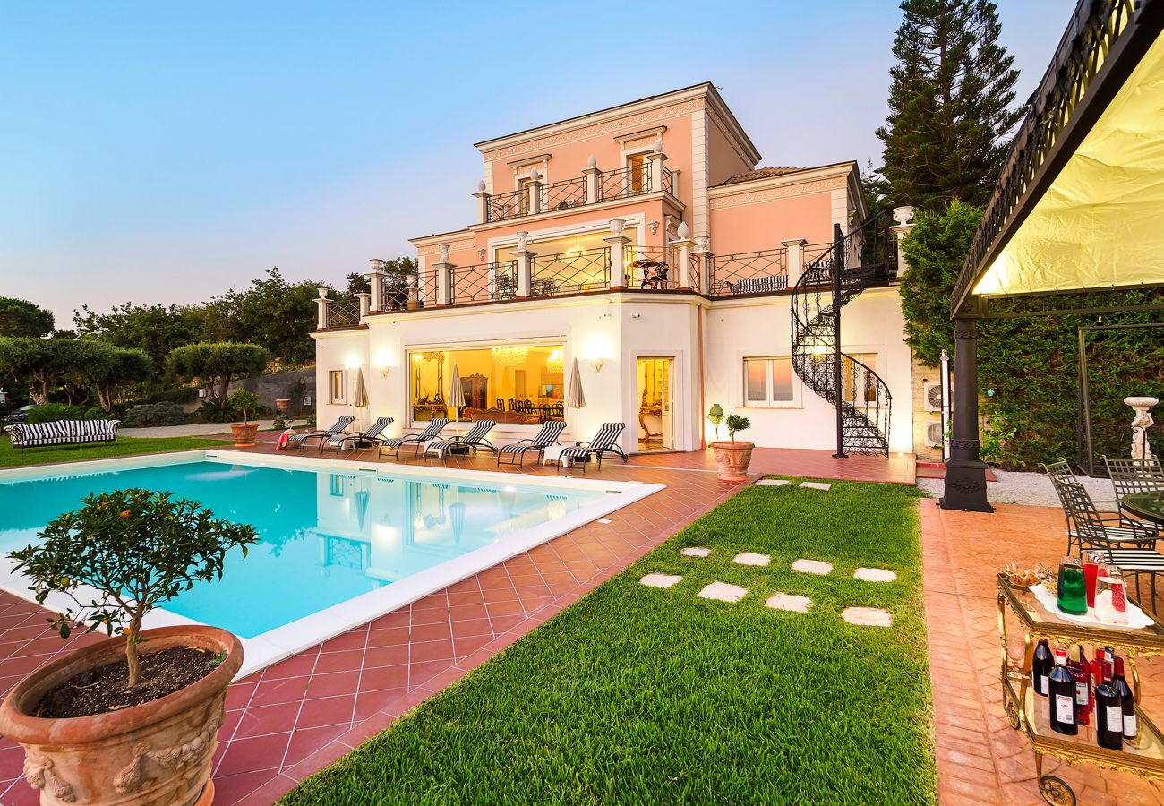 Villa a Capo d´Orlando - Lussuosa villa con piscina a Capo D'Orlando