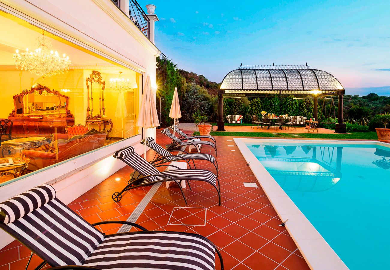 Villa a Capo d´Orlando - Lussuosa villa con piscina a Capo D'Orlando