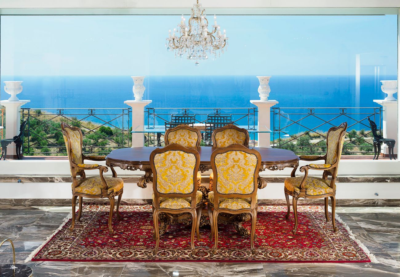 Villa a Capo d´Orlando - Lussuosa villa con piscina a Capo D'Orlando