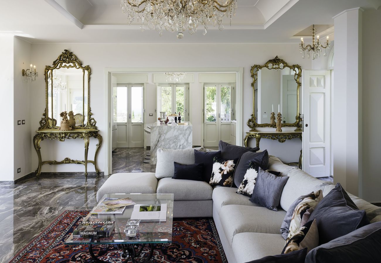 Villa a Capo d´Orlando - Lussuosa villa con piscina a Capo D'Orlando