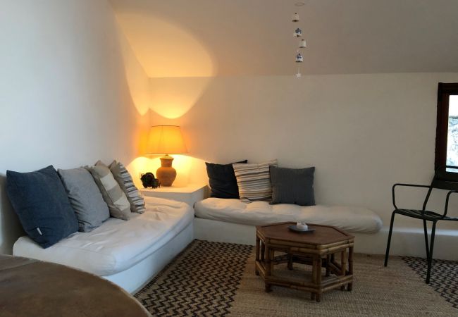 Appartamento a Sperlonga - Palazzo storico indipendente con terrazza sul mare Appartamento a Sperlonga - Palazzo storico indipendente con terrazza sul mare