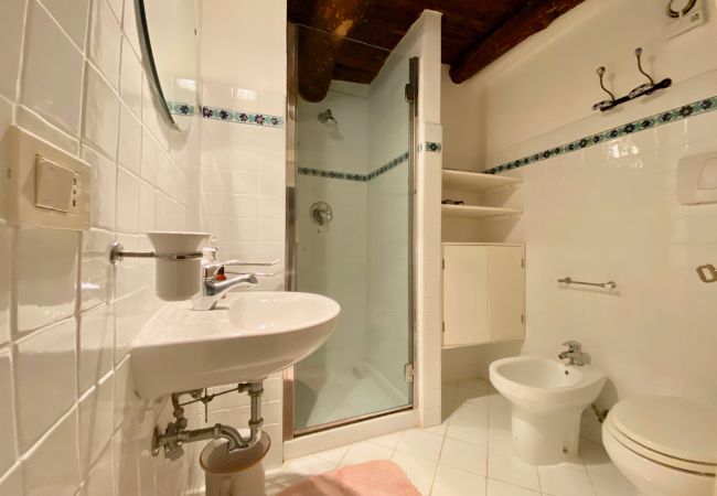 Appartamento a Sperlonga - Palazzo storico indipendente con terrazza sul mare Appartamento a Sperlonga - Palazzo storico indipendente con terrazza sul mare