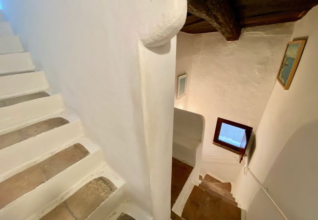 Appartamento a Sperlonga - Palazzo storico indipendente con terrazza sul mare Appartamento a Sperlonga - Palazzo storico indipendente con terrazza sul mare