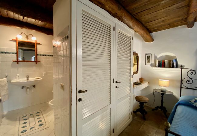 Appartamento a Sperlonga - Palazzo storico indipendente con terrazza sul mare Appartamento a Sperlonga - Palazzo storico indipendente con terrazza sul mare