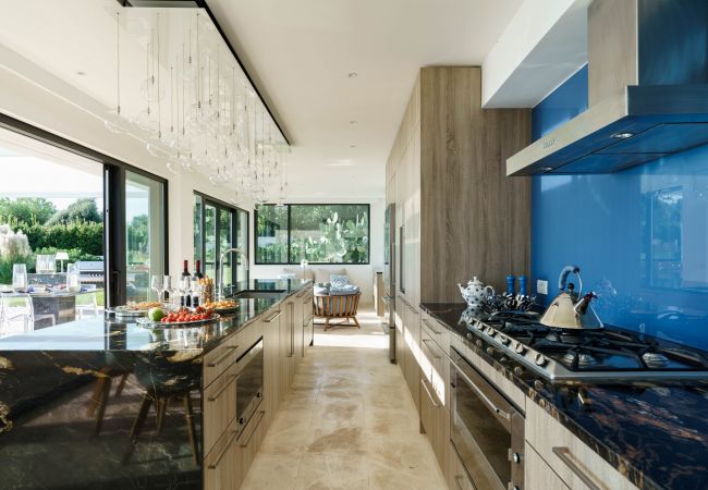 Villa a Siracusa - Villa con piscina ed accesso privato alla scogliera a Siracusa, Sicilia Villa a Siracusa - Villa con piscina ed accesso privato alla scogliera a Siracusa, Sicilia