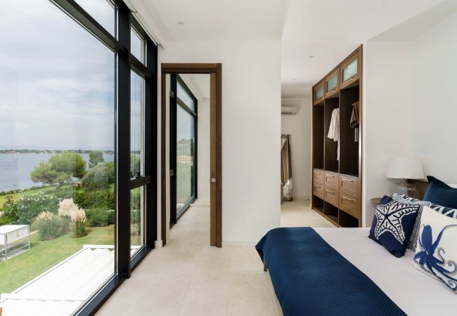 Villa a Siracusa - Villa con piscina ed accesso privato alla scogliera a Siracusa, Sicilia Villa a Siracusa - Villa con piscina ed accesso privato alla scogliera a Siracusa, Sicilia