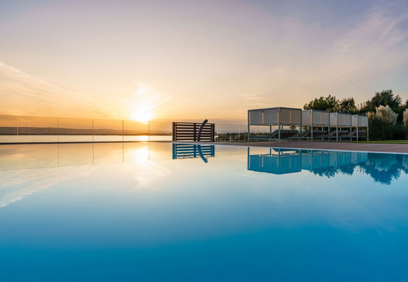 Villa a Siracusa - Villa con piscina ed accesso privato alla scogliera a Siracusa, Sicilia
