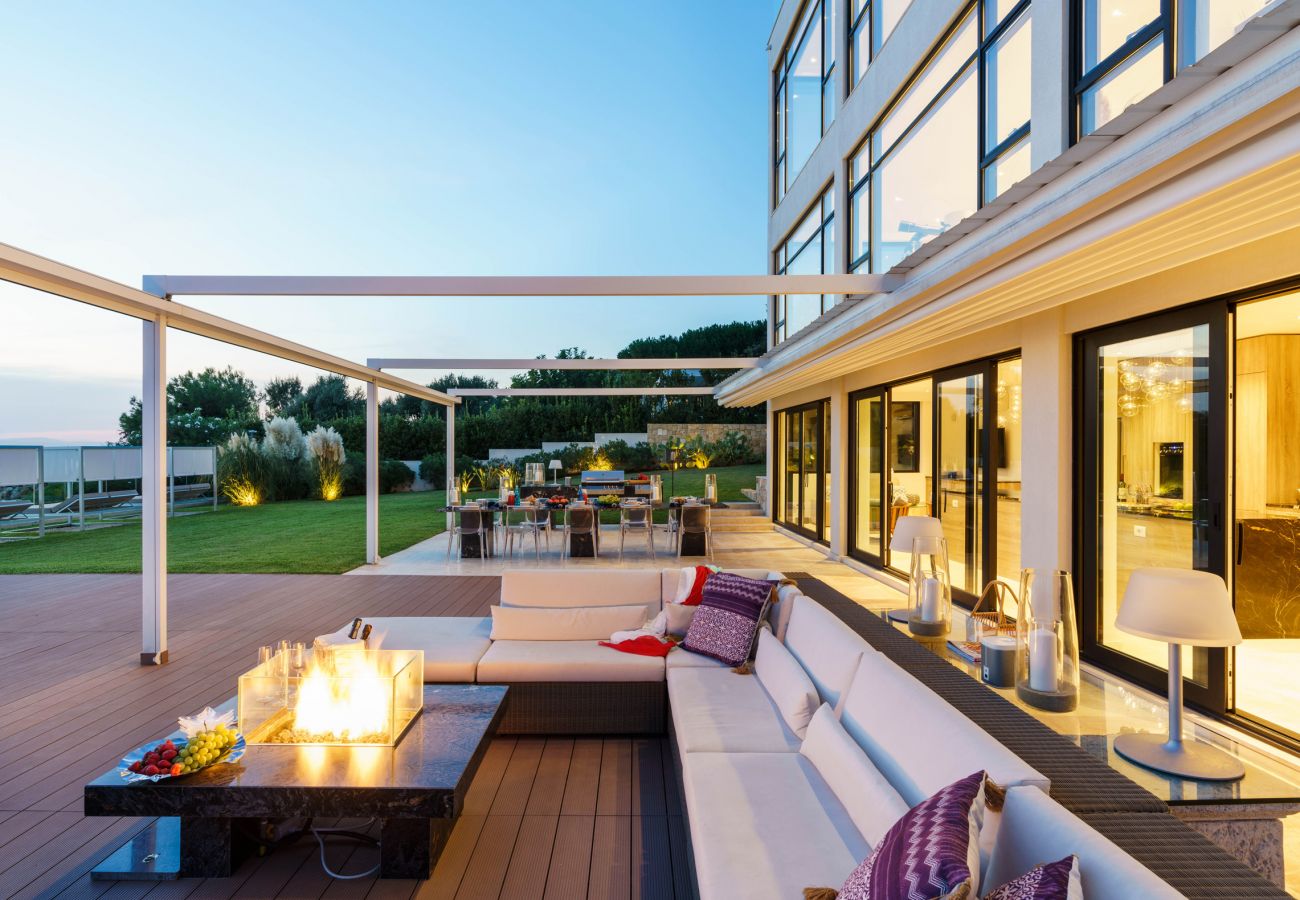 Villa a Siracusa - Villa con piscina ed accesso privato alla scogliera a Siracusa, Sicilia