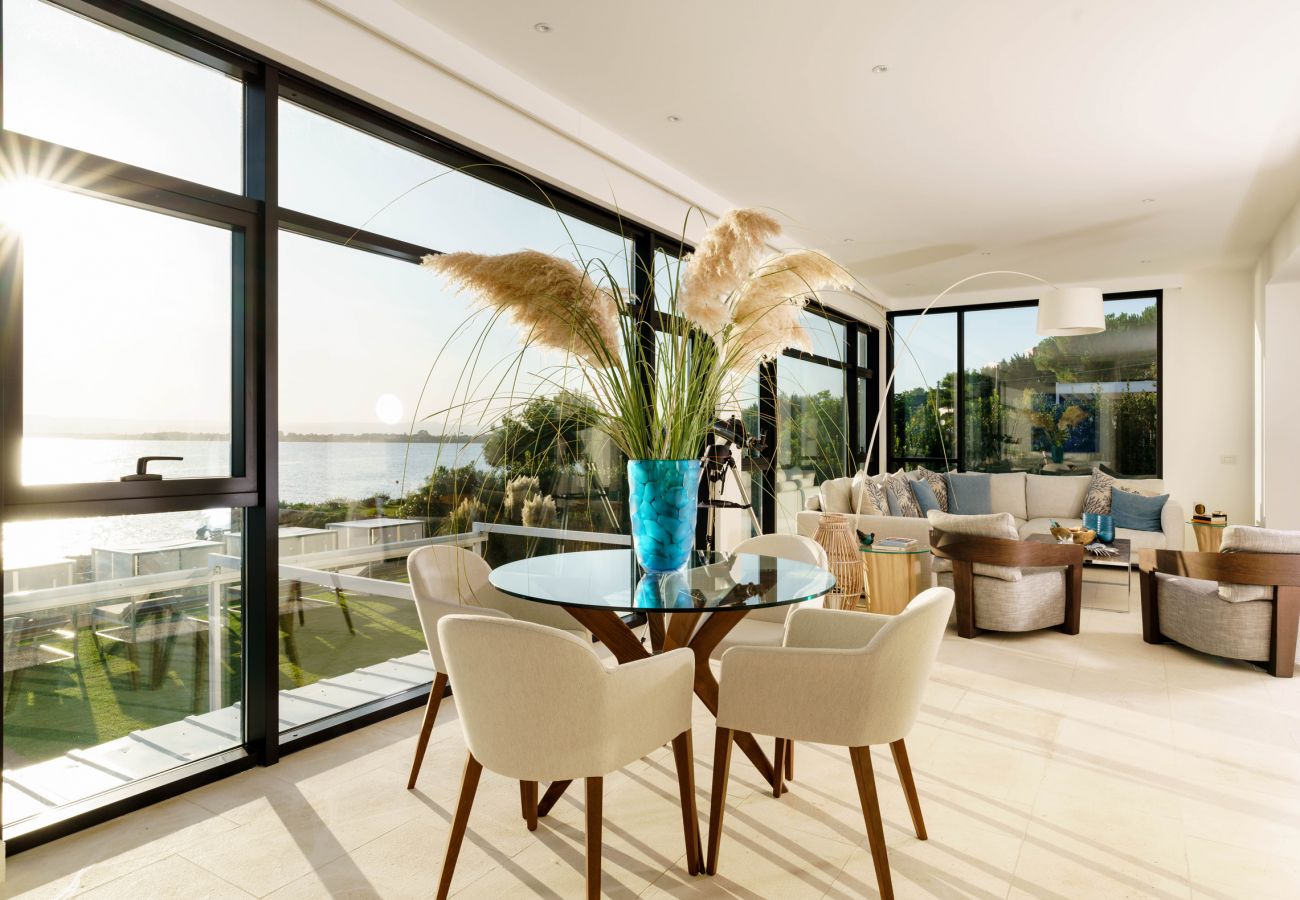 Villa a Siracusa - Villa con piscina ed accesso privato alla scogliera a Siracusa, Sicilia
