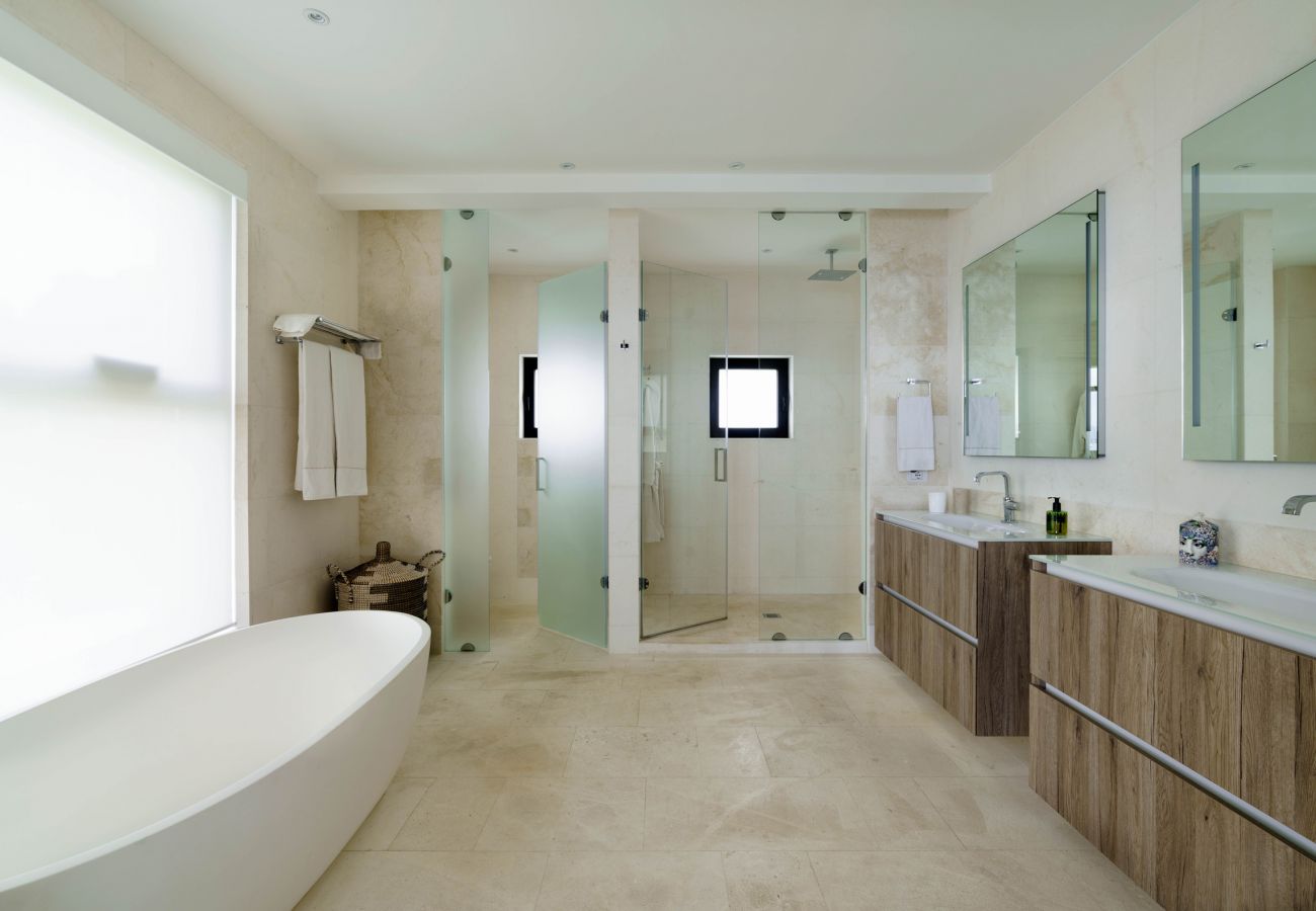 Villa a Siracusa - Villa con piscina ed accesso privato alla scogliera a Siracusa, Sicilia