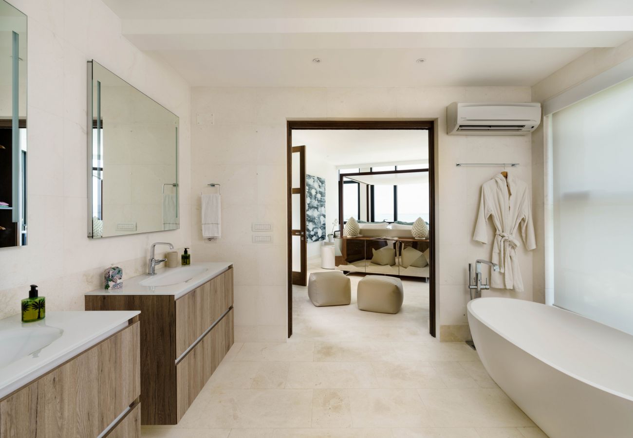Villa a Siracusa - Villa con piscina ed accesso privato alla scogliera a Siracusa, Sicilia