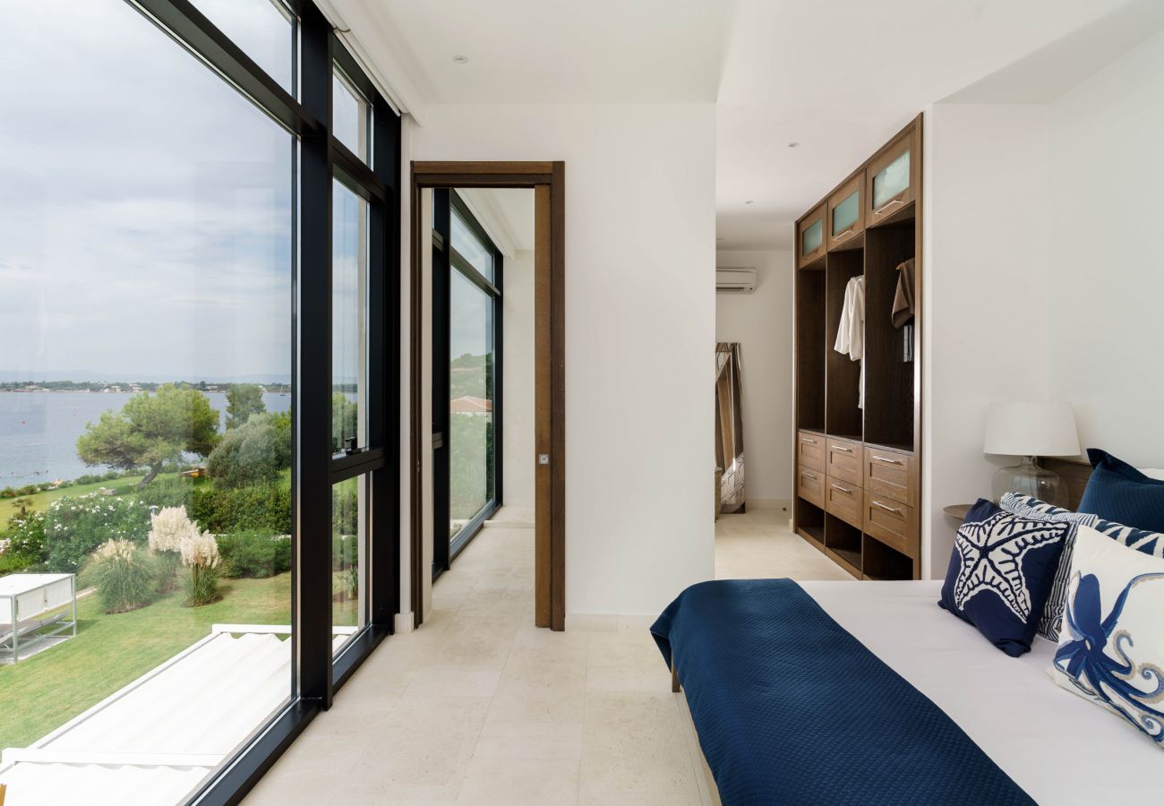 Villa a Siracusa - Villa con piscina ed accesso privato alla scogliera a Siracusa, Sicilia