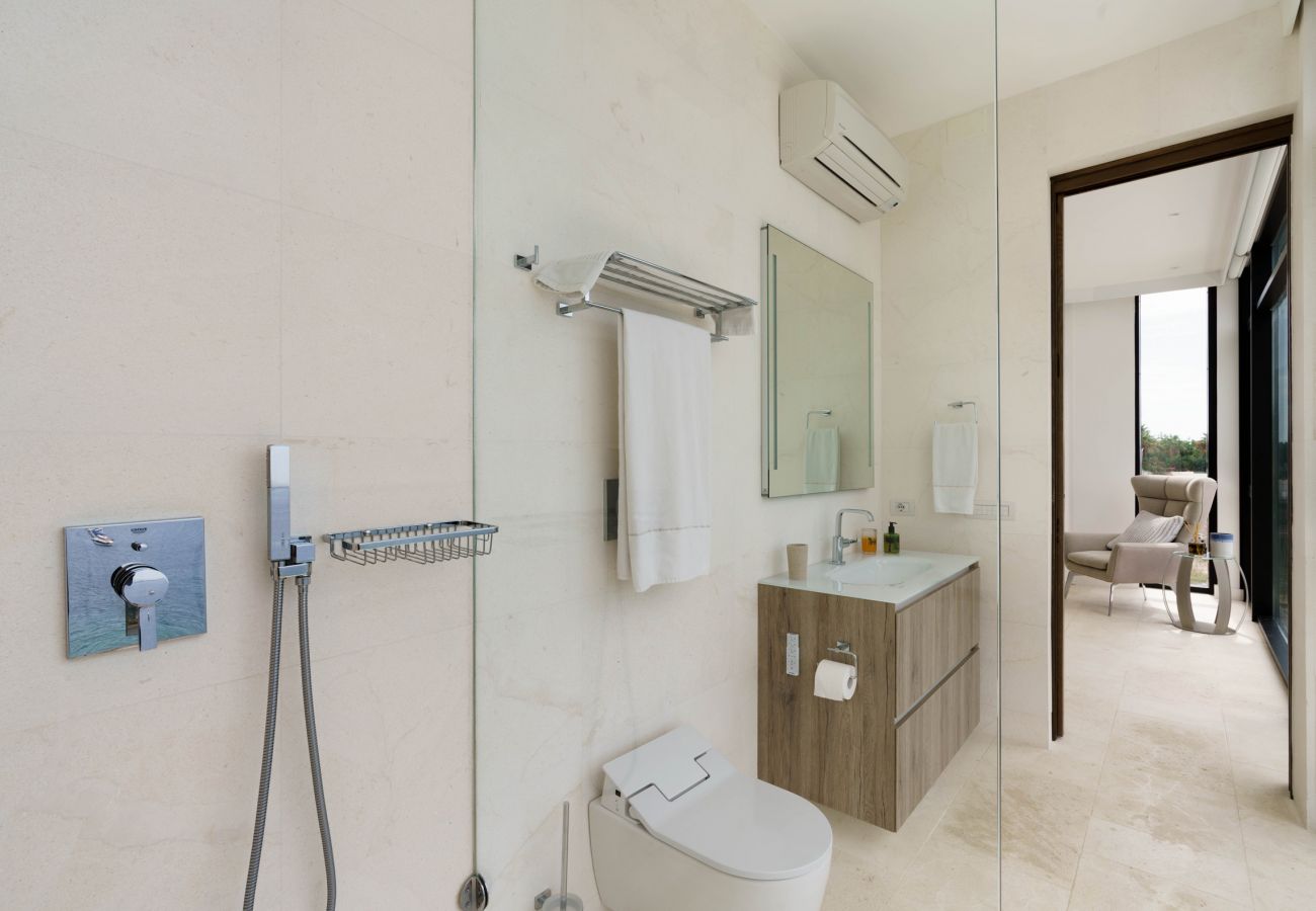 Villa a Siracusa - Villa con piscina ed accesso privato alla scogliera a Siracusa, Sicilia