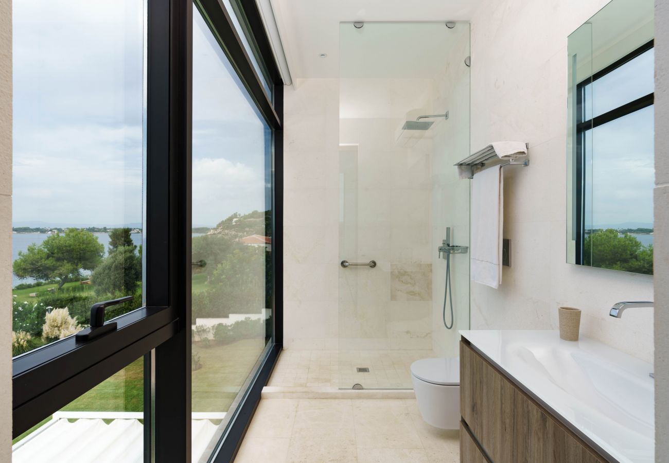 Villa a Siracusa - Villa con piscina ed accesso privato alla scogliera a Siracusa, Sicilia