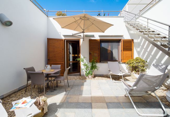 Casa a San Vito Lo Capo - Confortevole casa situata a pochi passi dalla splendida spiaggia di San Vito lo Capo Casa a San Vito Lo Capo - Confortevole casa situata a pochi passi dalla splendida spiaggia di San Vito lo Capo