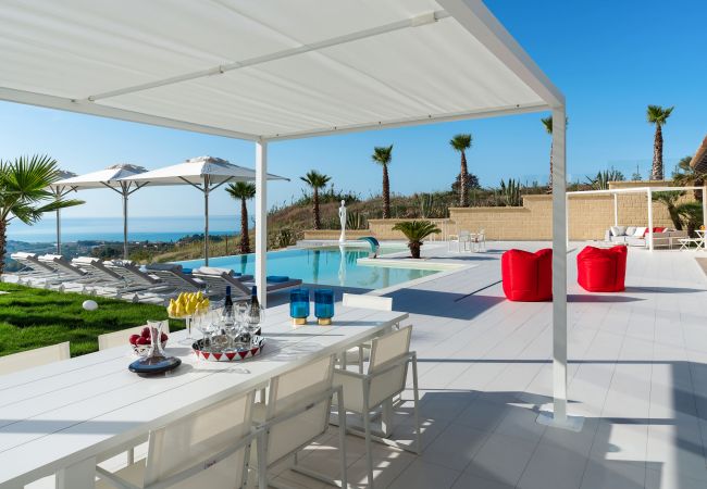 Villa a Ribera - Lussuosa villa con piscina situata nei dintorni di Ribera, Agrigento, Sicily – 6 pax Villa a Ribera - Lussuosa villa con piscina situata nei dintorni di Ribera, Agrigento, Sicily – 6 pax