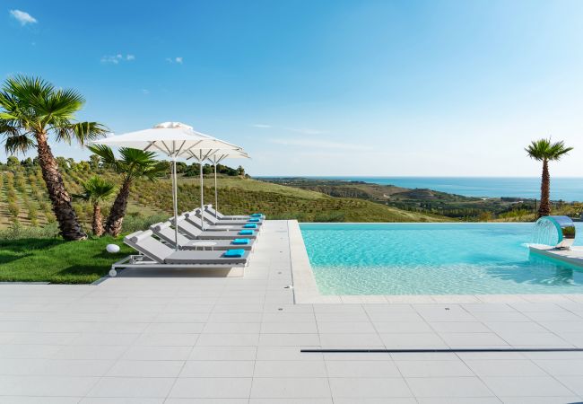 Villa a Ribera - Lussuosa villa con piscina situata nei dintorni di Ribera, Agrigento, Sicily – 6 pax Villa a Ribera - Lussuosa villa con piscina situata nei dintorni di Ribera, Agrigento, Sicily – 6 pax