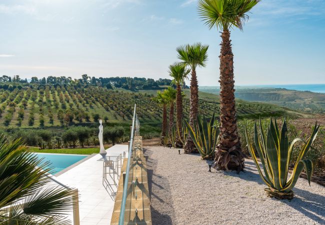 Villa a Ribera - Lussuosa villa con piscina situata nei dintorni di Ribera, Agrigento, Sicily – 6 pax Villa a Ribera - Lussuosa villa con piscina situata nei dintorni di Ribera, Agrigento, Sicily – 6 pax