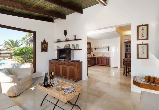Villa a San Vito Lo Capo - Bella villa con piscina a poche centinaia di metri dalla spiaggia di San Vito Lo Capo Villa a San Vito Lo Capo - Bella villa con piscina a poche centinaia di metri dalla spiaggia di San Vito Lo Capo