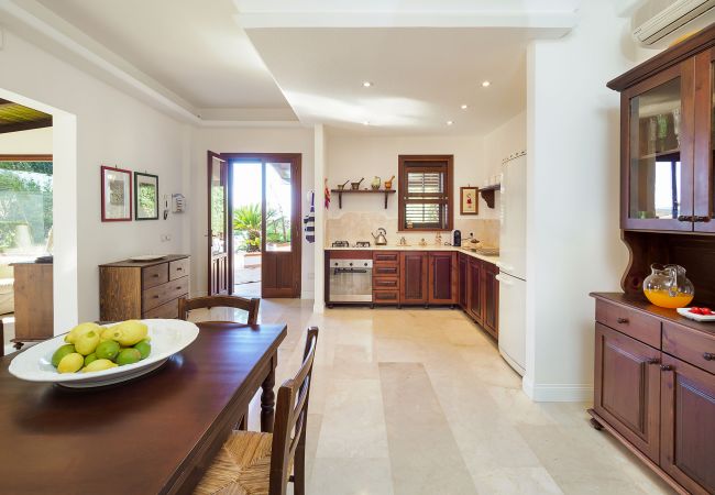 Villa a San Vito Lo Capo - Bella villa con piscina a poche centinaia di metri dalla spiaggia di San Vito Lo Capo Villa a San Vito Lo Capo - Bella villa con piscina a poche centinaia di metri dalla spiaggia di San Vito Lo Capo