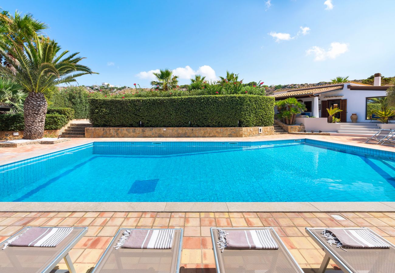 Villa a San Vito Lo Capo - Bella villa con piscina a poche centinaia di metri dalla spiaggia di San Vito Lo Capo